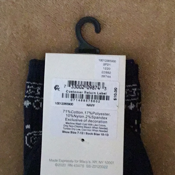 🆕 Unisex Crew Socks / Recyclable Fibers / Bandana Print / Navy Blue / White 🆕🆕 - Picture 2 of 4